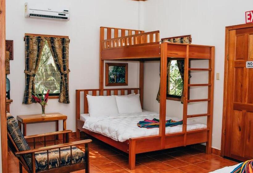 سوییت خانوادگی, Mariposa Jungle Lodge