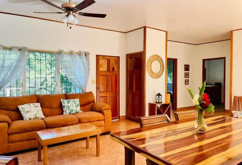 بانگلوی لوکس, Mariposa Jungle Lodge
