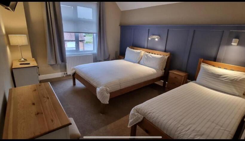 Номер Стандарт Трехместный, Salamander Guest House