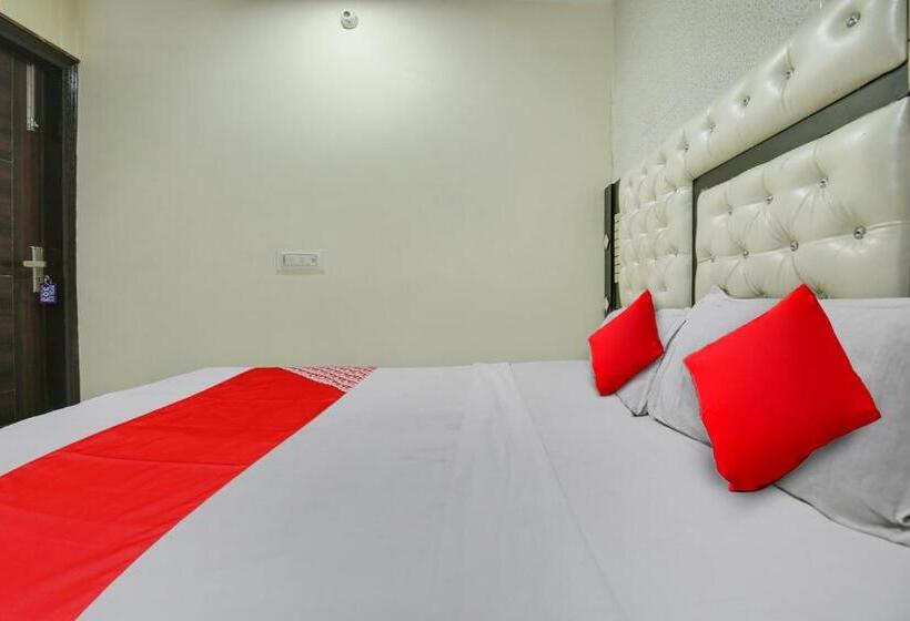 اتاق کلاسیک سه تخته, Oyo Ldh180  K10