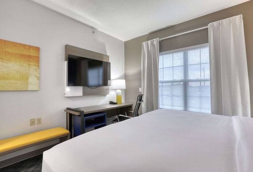 Люкс, Comfort Suites Milwaukee Airport