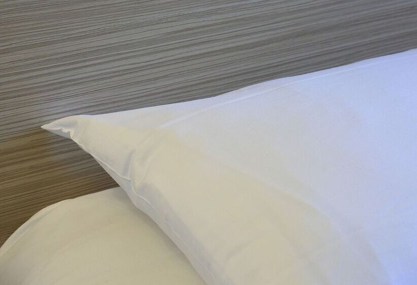 Номер Стандарт Трехместный, Cyan Hotel   Roissy Villepinte Parc Des Expositions