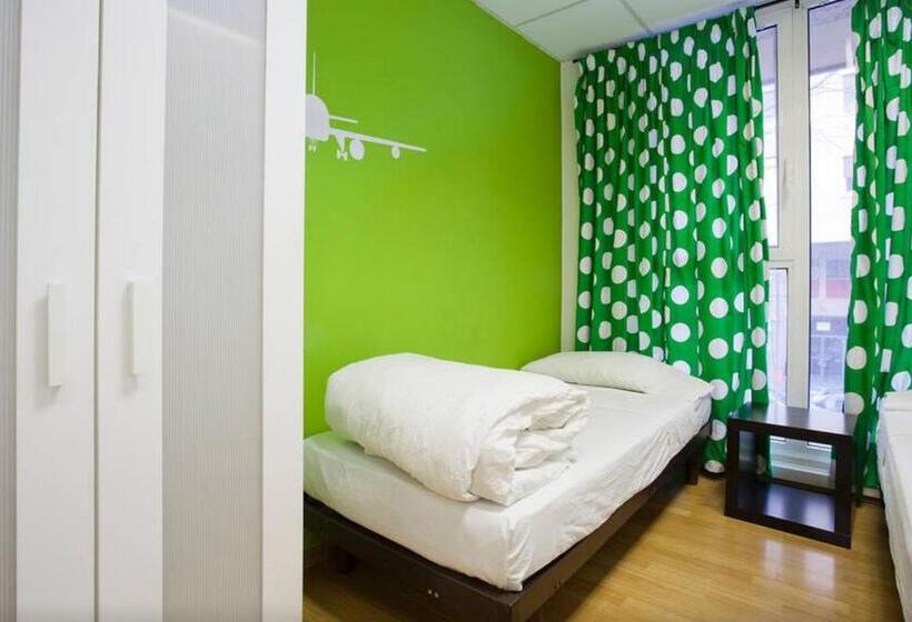 اتاق استاندارد سه نفره, Hb Hostel