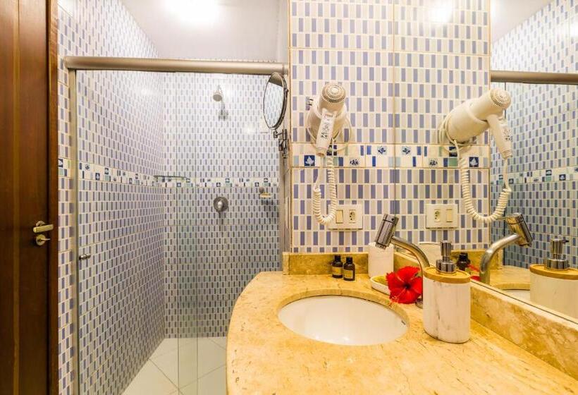 اتاق لوکس سه تخته, Casa Conceição