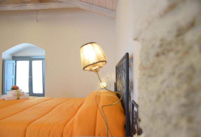 غرفة دور أخير, Corte Trullo Sovrano B&b