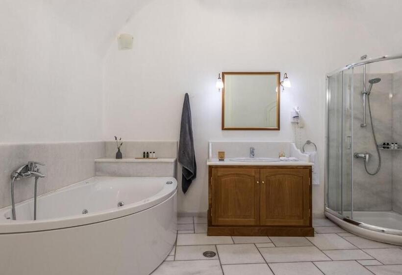 Люкс с гидромассажем, Chelidonia Luxury Suites