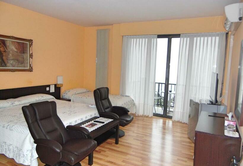 اتاق استاندارد سه نفره, Swiss Lodge Nassa Garni