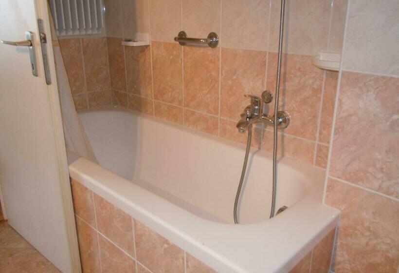Economy Triple Room, Swiss Lodge Nassa Garni