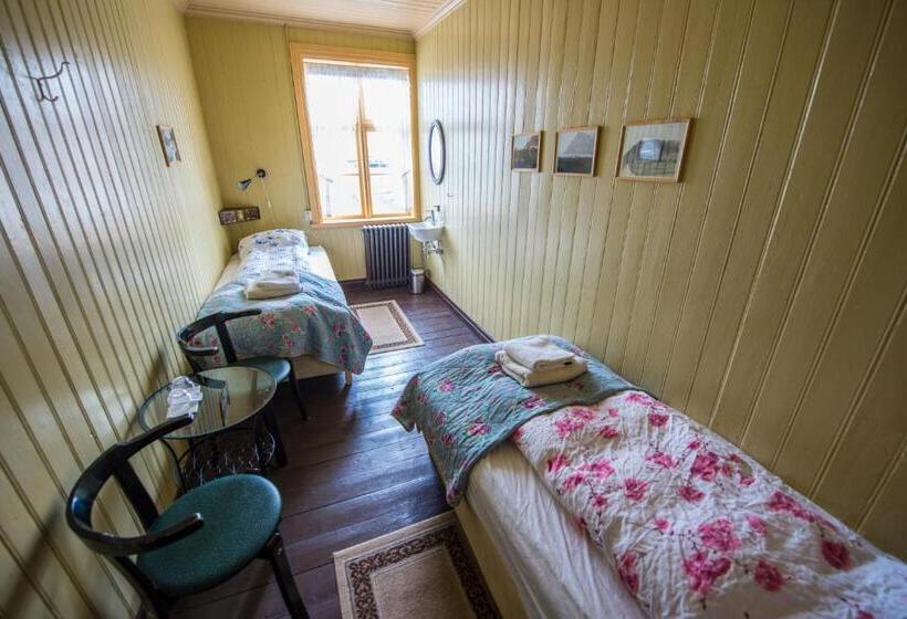 اتاق استاندارد با سرویس بهداشتی مشترک, Einarshúsid Guesthouse