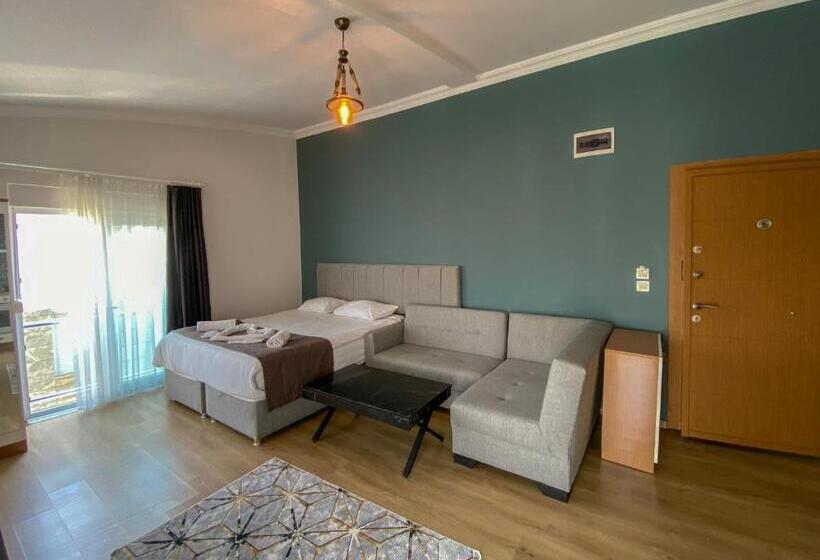 سوییت لوکس, Livia Luxury Apart
