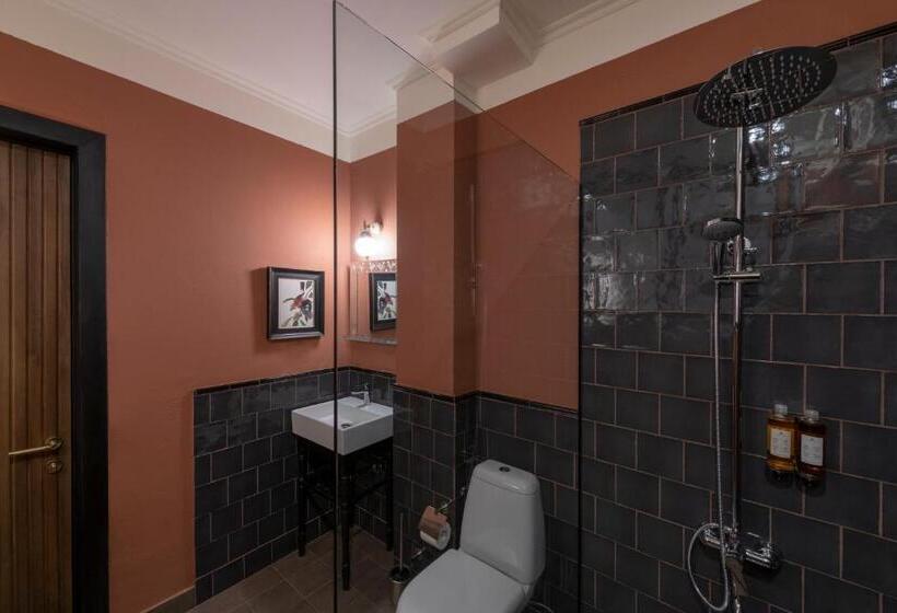 سوئیت با بالکن, Communal Hotel Telavi
