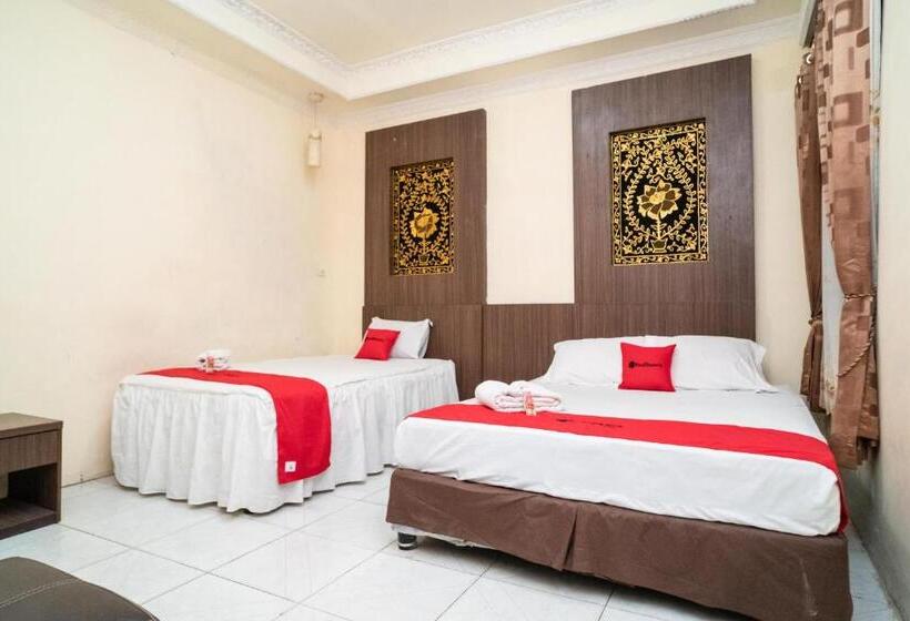 Семейный Номер, Reddoorz Near Uniska Banjarmasin