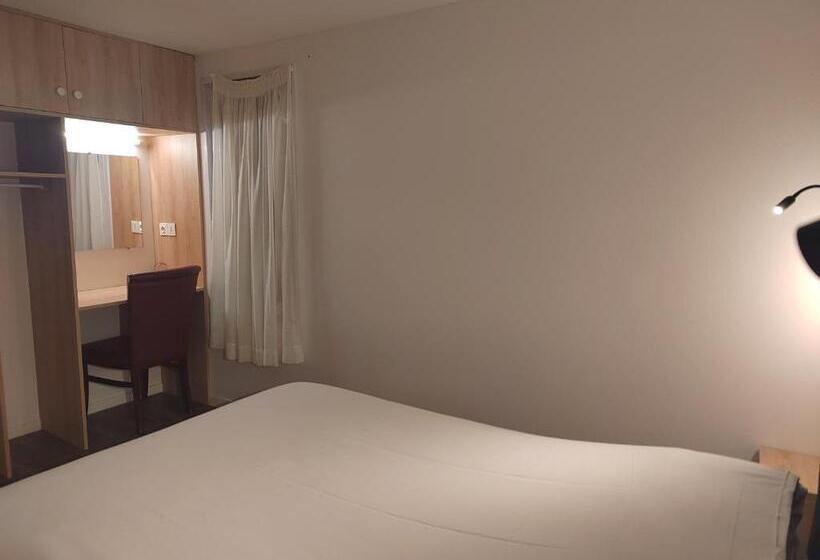 Номер Стандарт Трехместный, Fasthotel Paris Ouest Bouafle