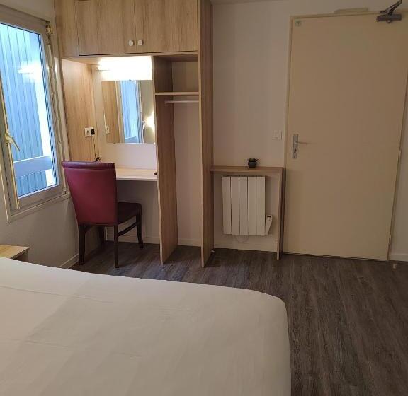 Номер Стандарт Трехместный, Fasthotel Paris Ouest Bouafle
