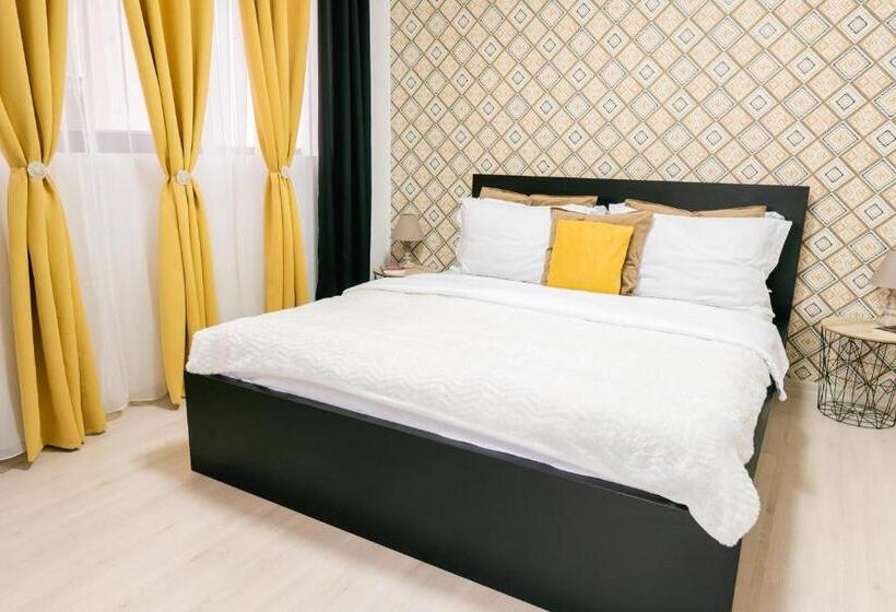 استودیوی سوپریور, Chic Studio