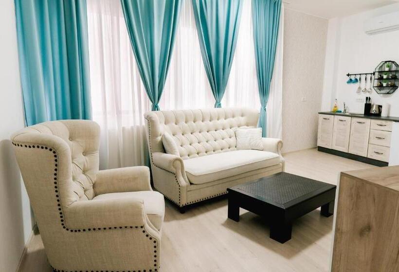استودیوی لوکس, Chic Studio