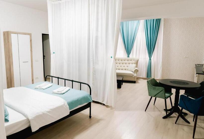 استودیوی لوکس, Chic Studio