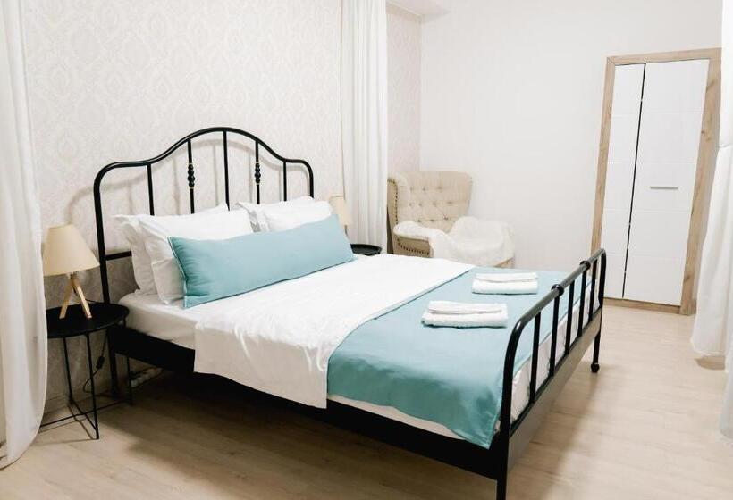 استودیوی لوکس, Chic Studio