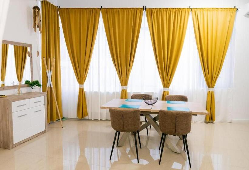 استودیو خانوادگی, Chic Studio
