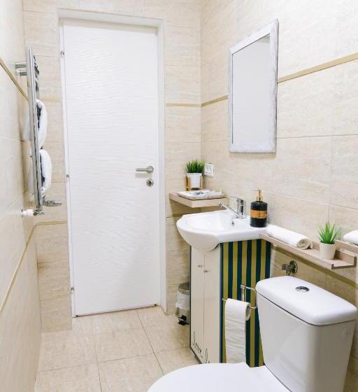 استودیوی سوپریور, Chic Studio