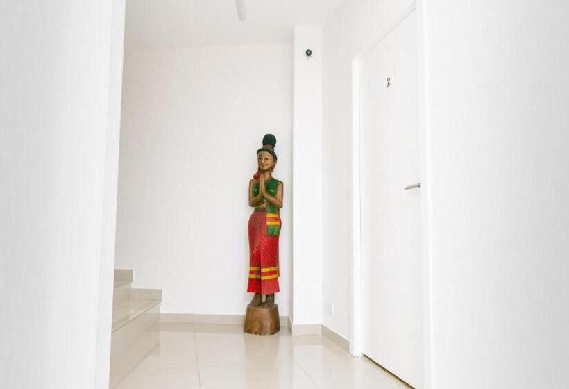 استودیوی سوپریور, Chic Studio