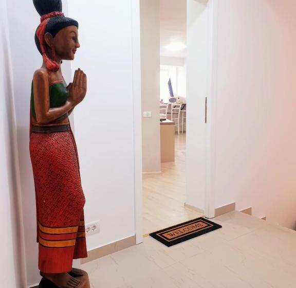 استودیوی سوپریور, Chic Studio