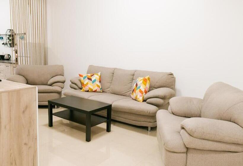 استودیو خانوادگی, Chic Studio