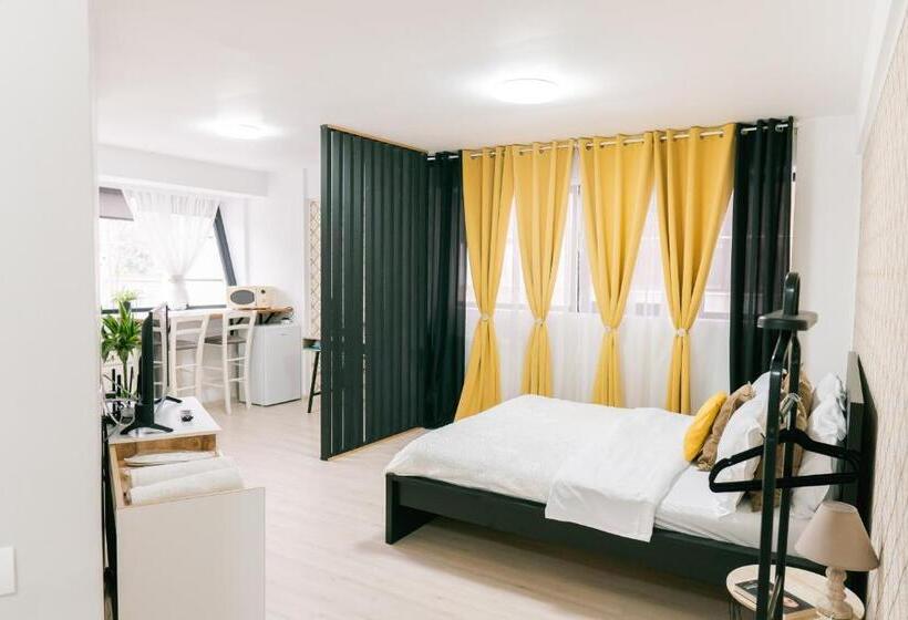 استودیوی سوپریور, Chic Studio