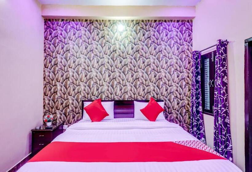 חדר סטנדרט, Oyo 77242 R K Residency Sgpgi