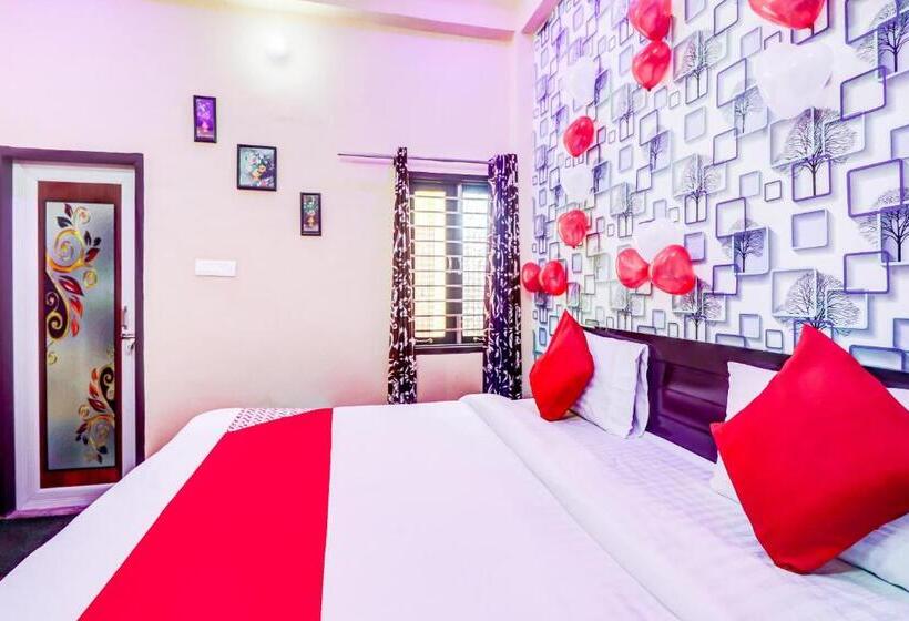 חדר דלוקס, Oyo 77242 R K Residency Sgpgi
