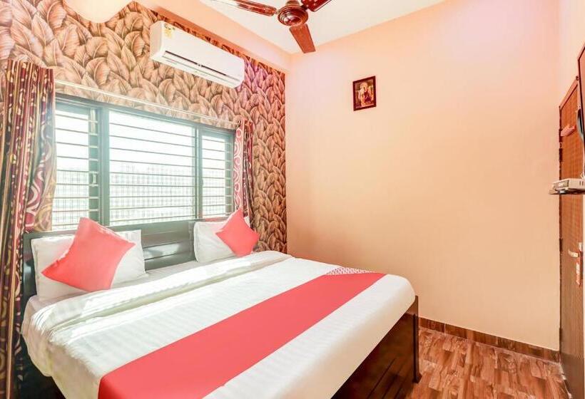 חדר דלוקס, Oyo 77242 R K Residency Sgpgi