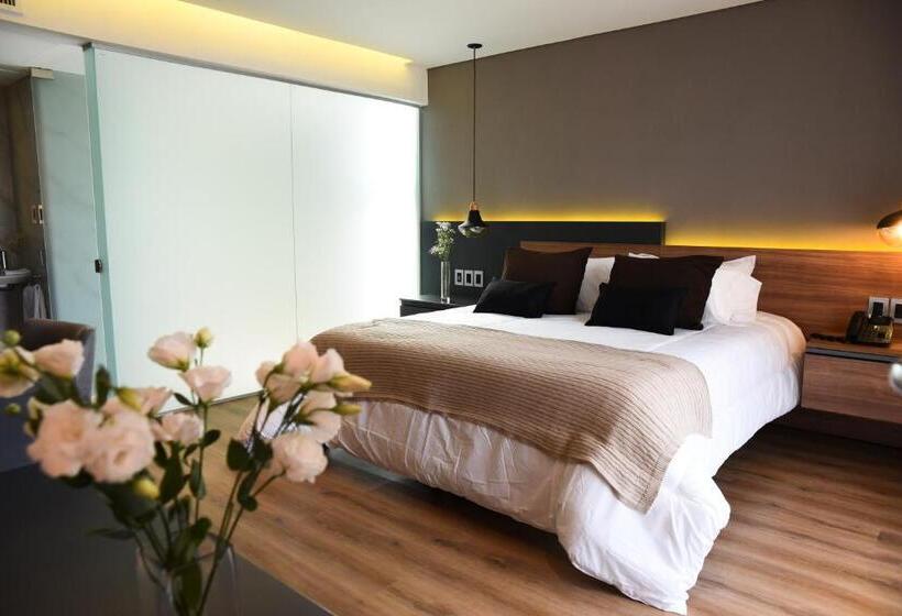 수피리어 스위트, Soho Suites