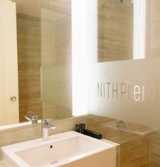 스탠다드 룸, Zenith Premiere Hotel Baubau