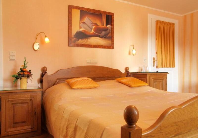 Полулюкс, Charme   Hotel Lindenhof