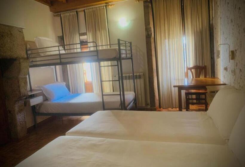 Quarto Quádruplo Estandar, Hostal As Margaritas