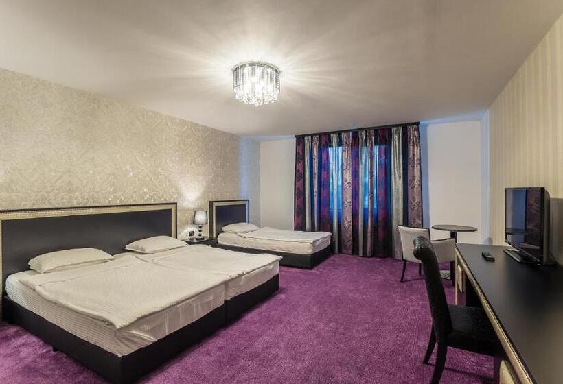 سوییت جونیور لوکس, Elegance