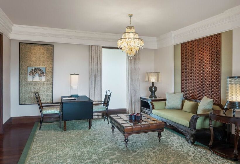 سوییت با چشم‌انداز باغ, The St. Regis Bali Resort