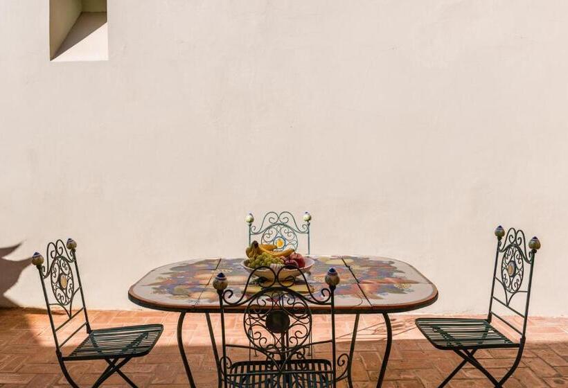 آپارتمان ممتاز دوخوابه رو به مناظر, Villa Guinigi Dimora Di Epoca Exclusive Residence & Pool
