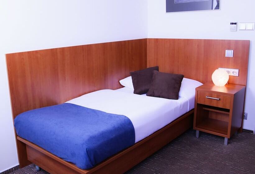 Номер Стандарт Индивидуальный, Academic Hotel & Congress Centre