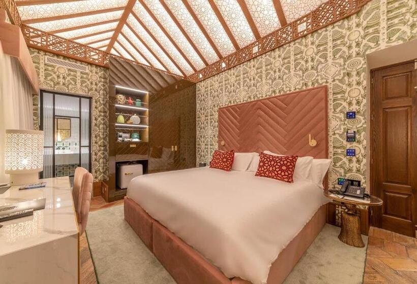 Suite con Balcón, Claude Marbella