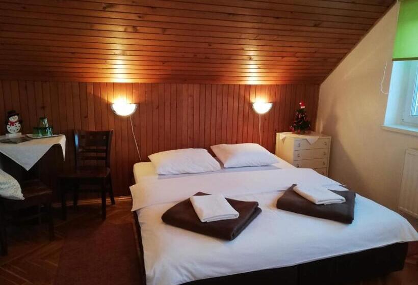 标准四人间共用浴室, Guesthouse Arnika