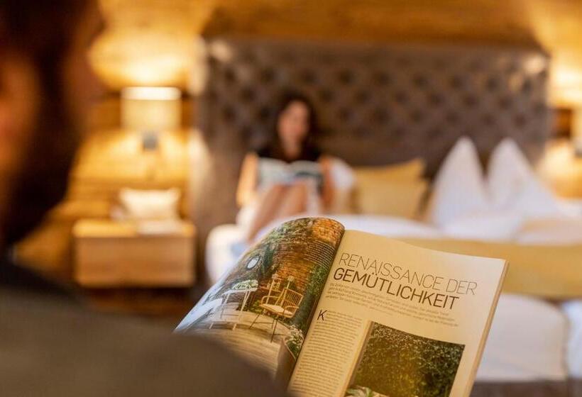 سوییت جونیور با بالکن, Naturhotel Edelweiss Wagrain