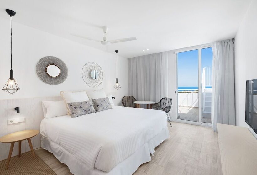جناح جونيور مطلّ علي البحر, Barceló Portinatx   Adults Only