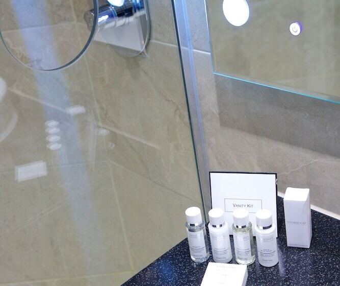 Номер Клуб, Bermondsey Square Hotel   A Bespoke