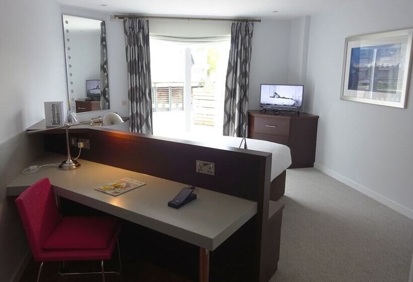 Номер Стандарт с Террасой, Bermondsey Square Hotel   A Bespoke