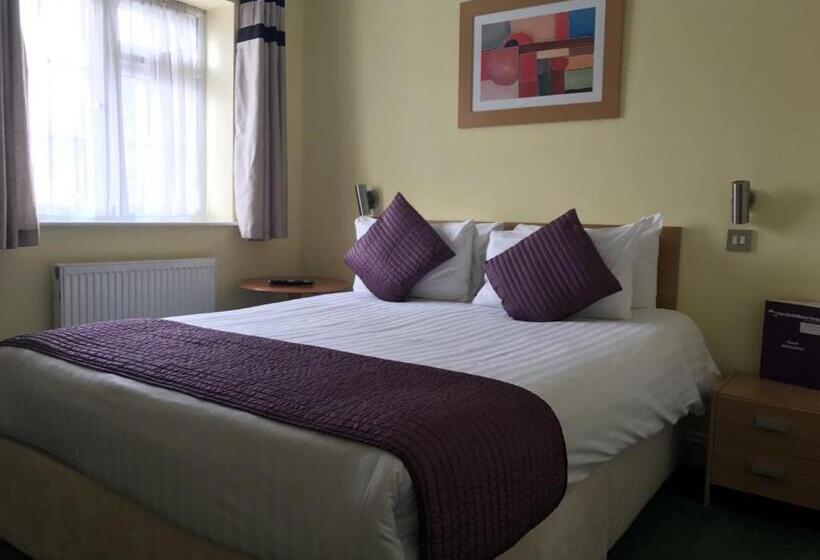 Номер Стандарт, Harefield Manor