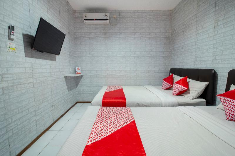 Standard Room, Twenty One