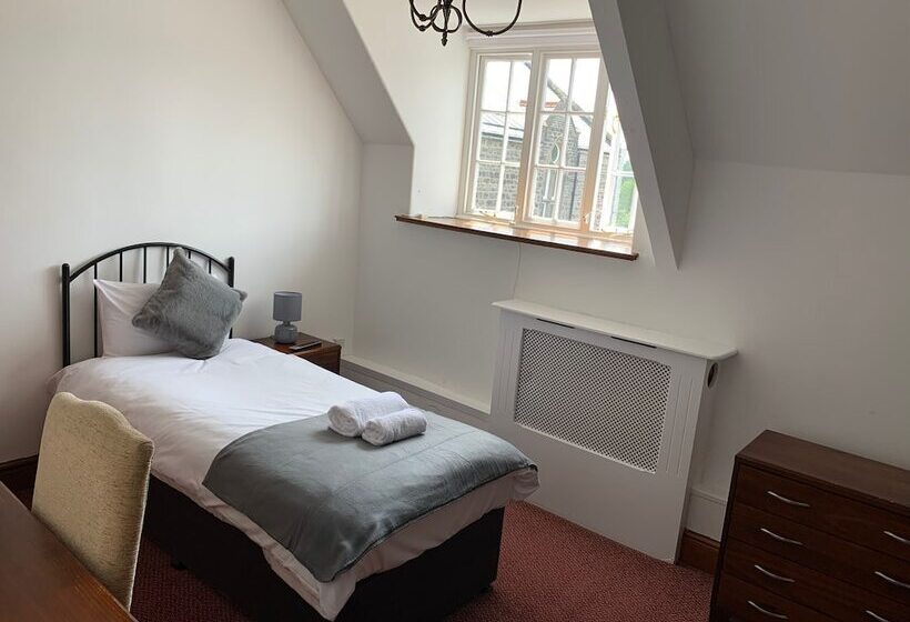 اتاق استاندارد یک نفره, The Bull Hotel