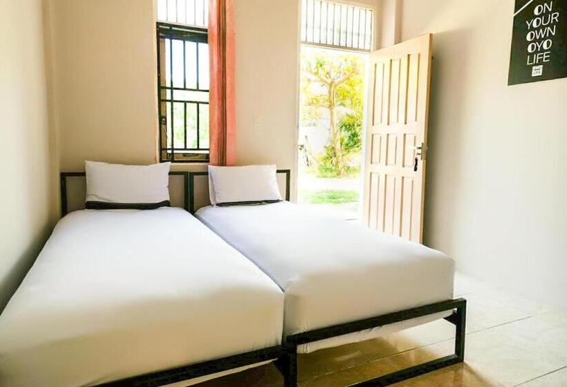 Номер Deluxe, Nabeza House By Oyo Rooms