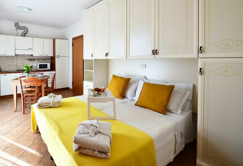 استودیوی استاندارد, Residence Marlin